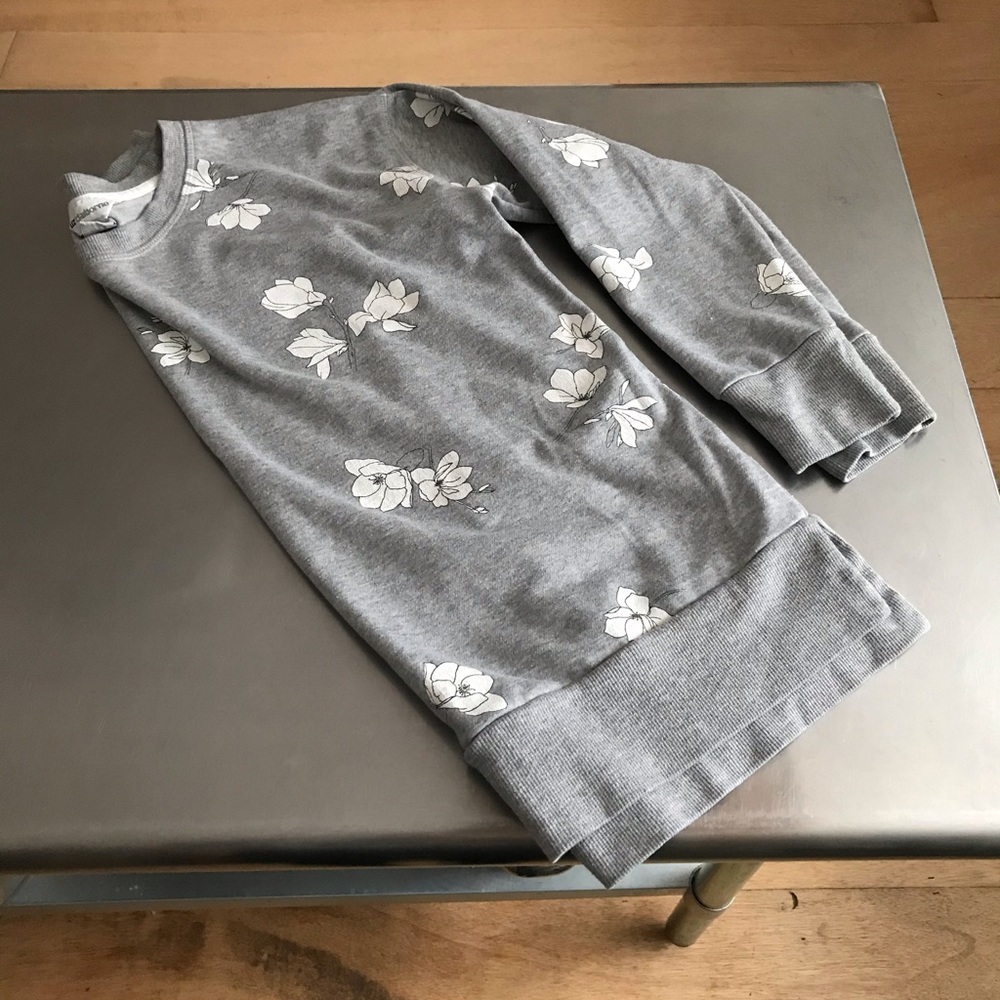 Liz Claiborne Sweatshirt with White flowers, Women’s Size Small